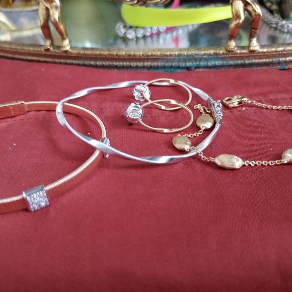 Jewelry - Picture 1 of 1